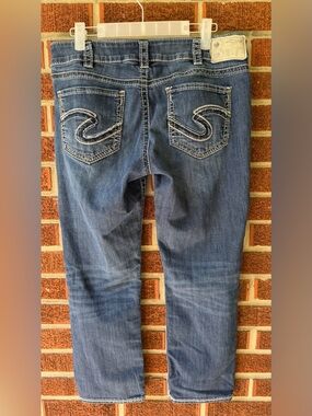 Silver Jeans Co. Women's Suki Western Glove Works Mid Capri Pants